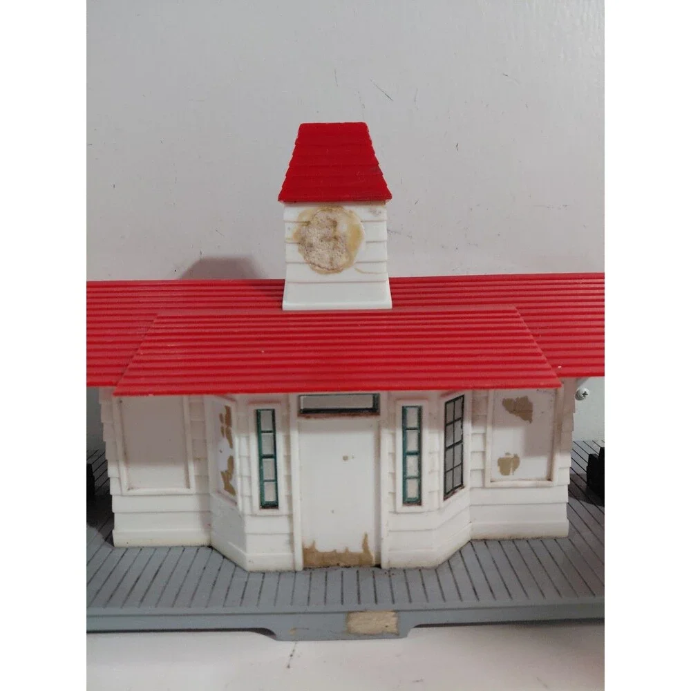 Vintage Noma O Gauge Model Railroad Train Station (No Electronics)